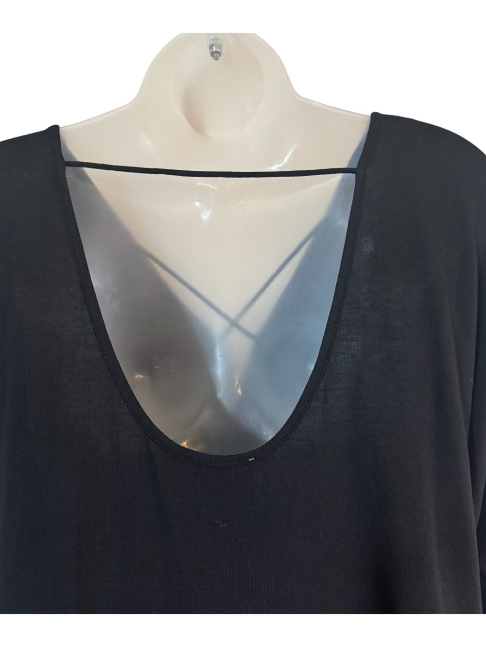 UMGEE Black V-Neck Top with Crisscross Straps & Back Detail    XLARGE   #3 - Picture 4 of 7